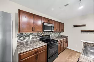9612 Brackenview Ct, Charlotte, NC 28214 - Photo 10