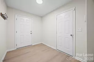 9612 Brackenview Ct, Charlotte, NC 28214 - Photo 4