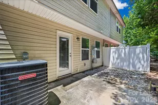 9612 Brackenview Ct, Charlotte, NC 28214 - Photo 34