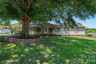 129 Laura Rd, Mooresville, NC 28117 - Photo 2