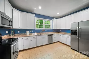 7 Apple Ln, Asheville, NC 28804 - Photo 4