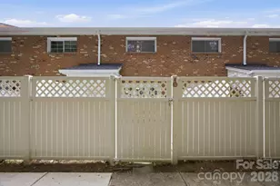 1215 Green Oaks Ln, Charlotte, NC 28205 - Photo 24