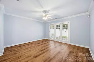 1215 Green Oaks Ln, Charlotte, NC 28205 - Photo 12