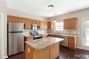 980 Tiger Ln, Charlotte, NC 28262 - Photo 12