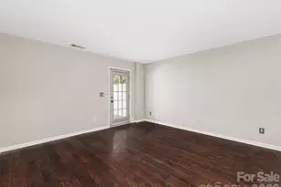 980 Tiger Ln, Charlotte, NC 28262 - Photo 6