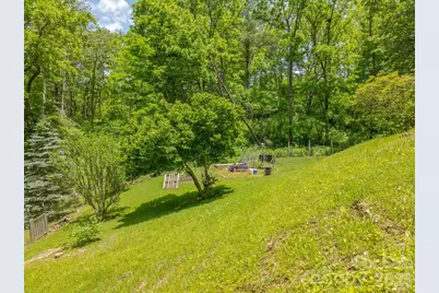 295 Richmond Road, Bakersville, NC 28705 - Photo 20