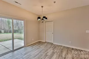 8946 Chalkstone Rd, Charlotte, NC 28216 - Photo 10