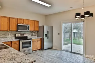 8946 Chalkstone Rd, Charlotte, NC 28216 - Photo 6