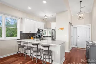 30 Club Villa Ct, Burnsville, NC 28714 - Photo 10