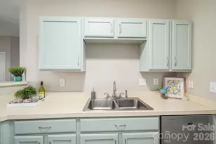 1091 Cramerton Village Dr, Cramerton, NC 28032 - Photo 8