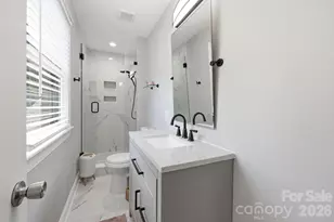 6621 Fairlawn Rd, Charlotte, NC 28215 - Photo 16