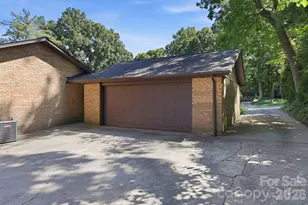 6621 Fairlawn Rd, Charlotte, NC 28215 - Photo 24
