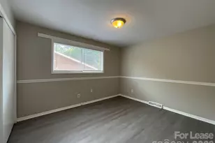 4928 Malibu Dr, Charlotte, NC 28215 - Photo 10