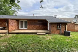4928 Malibu Dr, Charlotte, NC 28215 - Photo 2