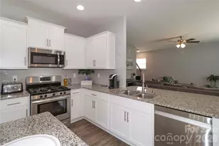 124 Kingsway Dr, Mooresville, NC 28115 - Photo 18