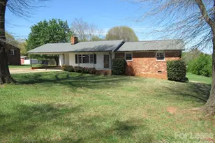 1330 Davis Rd, Lincolnton, NC 28092 - Photo 2