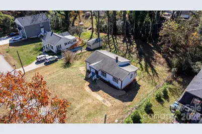 204 22nd Avenue NE, Hickory, NC 28601 - Photo 1