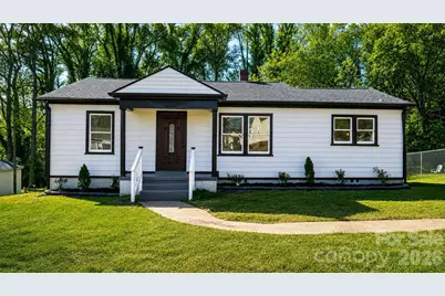 204 22nd Avenue NE, Hickory, NC 28601 - Photo 1