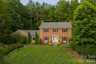 425 Sondley Woods Pl, Asheville, NC 28805 - Photo 1