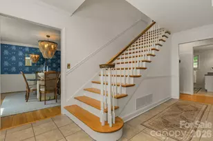 425 Sondley Woods Pl, Asheville, NC 28805 - Photo 18
