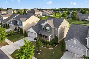 11033 Crane Creek Dr, Charlotte, NC 28278 - Photo 2