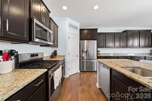 11033 Crane Creek Dr, Charlotte, NC 28278 - Photo 14