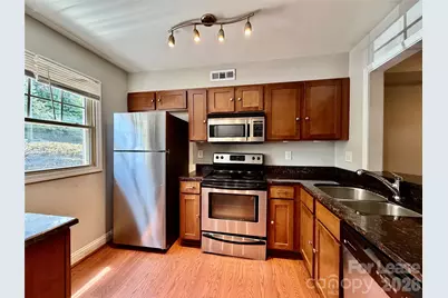 1207 Green Oaks Lane #J, Charlotte, NC 28205 - Photo 6