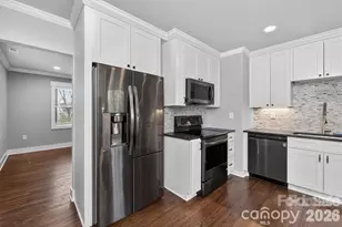 307 E Peterson Dr, Charlotte, NC 28203 - Photo 6