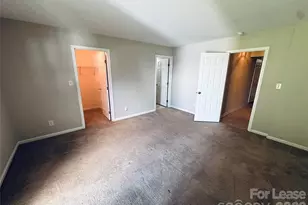 940 Tiger Ln, Charlotte, NC 28262 - Photo 12