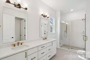 4213 Pinekirk Dr, Charlotte, NC 28269 - Photo 4