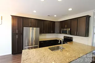 626 Fountain Ct, Fort Mill, SC 29715 - Photo 6