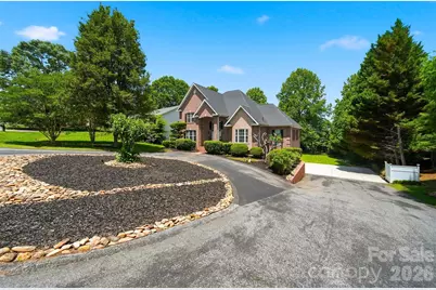 1245 34th Avenue NE, Hickory, NC 28601 - Photo 2