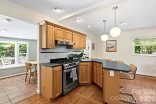 7 Woodbury Rd, Asheville, NC 28804 - Photo 10