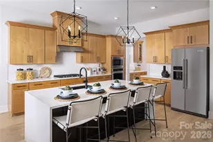 6043 Moonglade Ln, Charlotte, NC 28269 - Photo 2