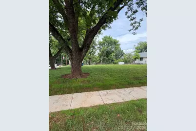 3070 W Main Street, Claremont, NC 28610 - Photo 4