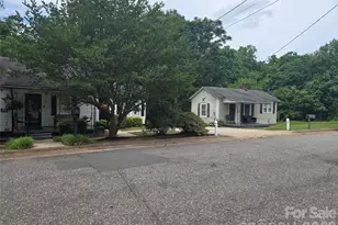 156 S Caldwell Ave, Newton, NC 28658 - Photo 2