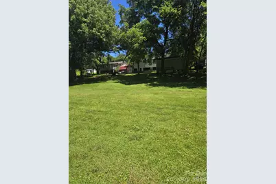 156 S Caldwell Avenue, Newton, NC 28658 - Photo 8