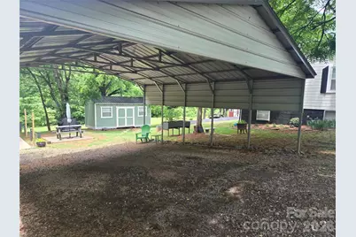 156 S Caldwell Avenue, Newton, NC 28658 - Photo 4