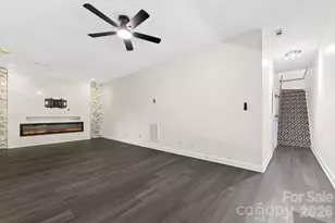 9131 N Pine Hill Ln, Charlotte, NC 28215 - Photo 26