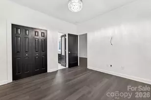 9131 N Pine Hill Ln, Charlotte, NC 28215 - Photo 28