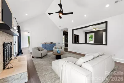9131 N Pine Hill Lane, Charlotte, NC 28215 - Photo 18