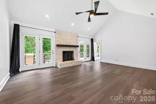 9131 N Pine Hill Ln, Charlotte, NC 28215 - Photo 16