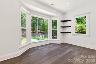 9131 N Pine Hill Ln, Charlotte, NC 28215 - Photo 12