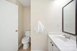 2500 Stradbrook Dr, Charlotte, NC 28210 - Photo 12