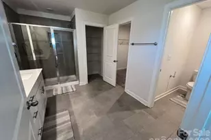 11908 Red Leaf Dr, Charlotte, NC 28215 - Photo 20