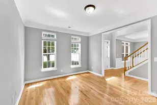 5010 Bellville Ct, Charlotte, NC 28269 - Photo 2