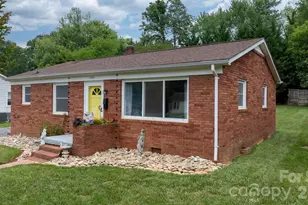 1423 16th Ave NE, Hickory, NC 28601 - Photo 4