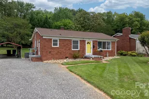 1423 16th Ave NE, Hickory, NC 28601 - Photo 1