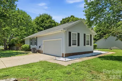 13501 Krislyn Woods Place, Charlotte, NC 28278 - Photo 2