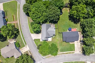 13501 Krislyn Woods Pl, Charlotte, NC 28278 - Photo 30